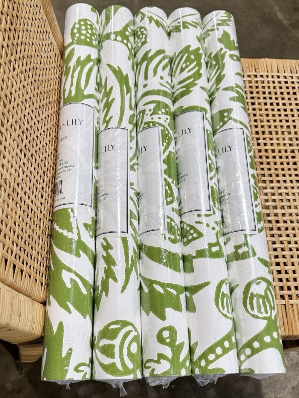 NEW Serena & Lily Sicily Botanical Wallpaper-Grass Green/White